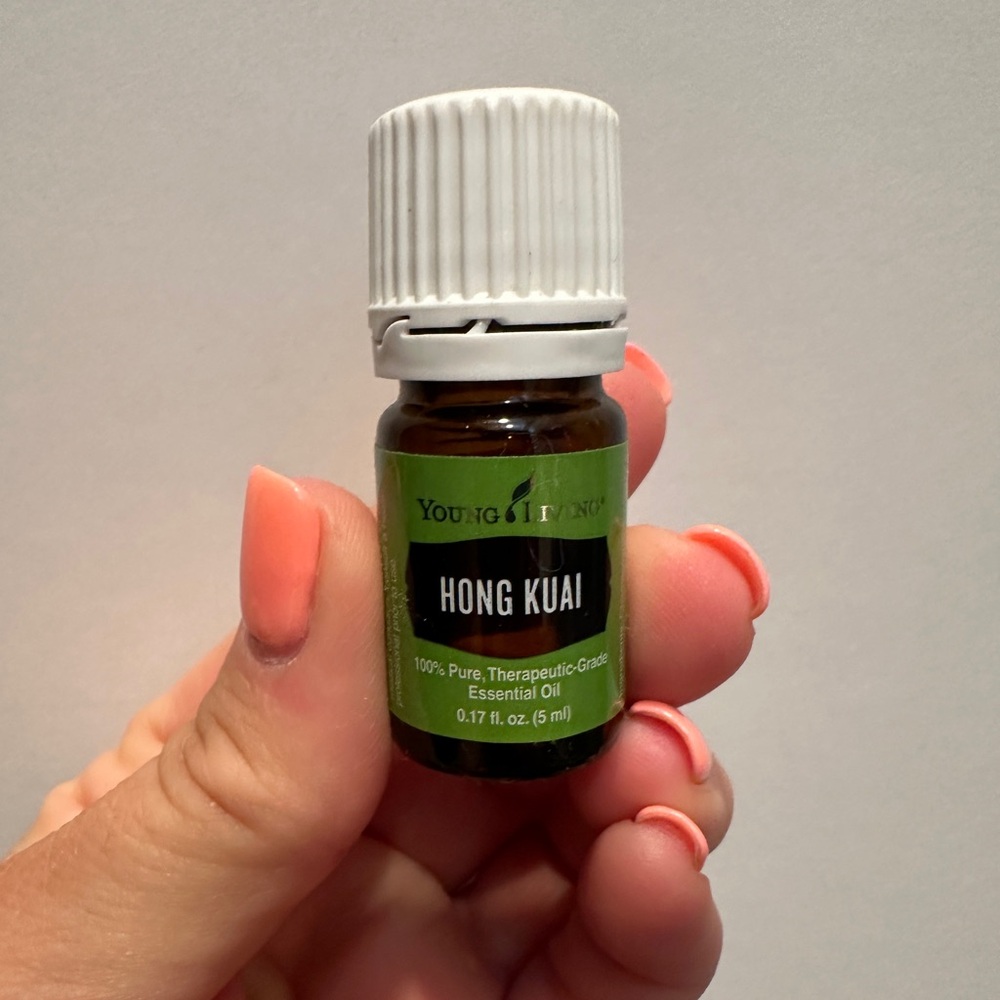 Young living essential oil: hong kuai